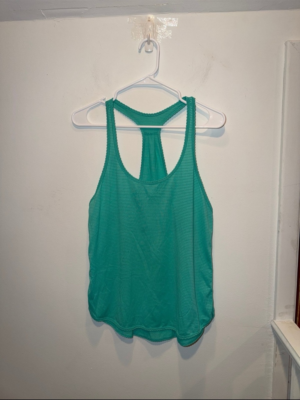 Lululemon Teal Womens Tank Top. Size 6